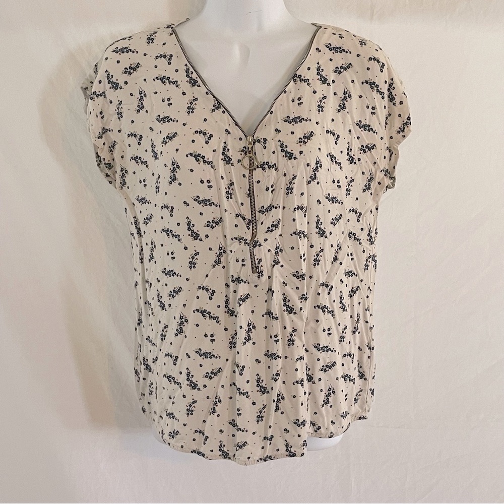 Cyrillus White and Blue Relaxed Zip Up Blouse